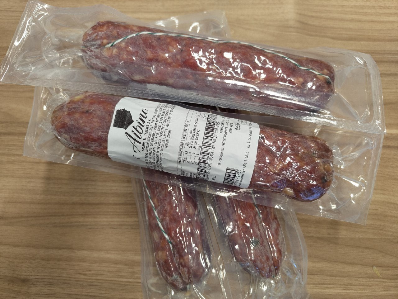 Salame al Tartufo 400g. circa. Sottovuoto